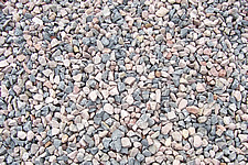 Photo of a gravel drive with driveway chippings